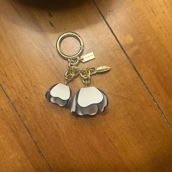 Coach Essential Tea Rose Bag Charm 23539 - Picture 2 of 5